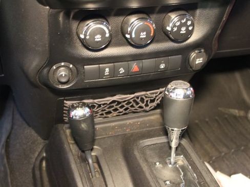 Used 2013 Jeep Wrangler Unlimited Sahara w/ Dual Top Group AWD/4WD image 18