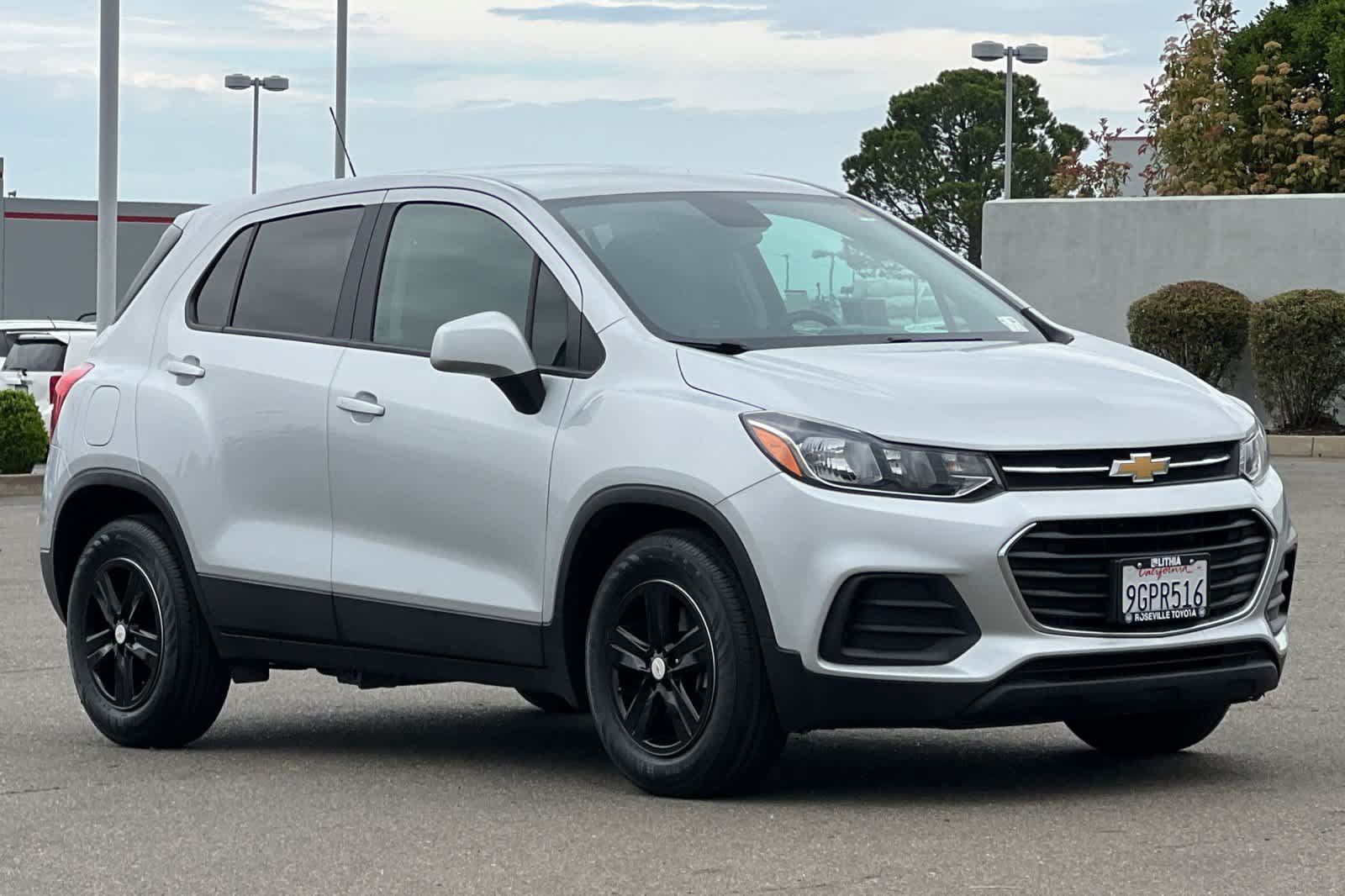 Used 2022 Chevrolet Trax LS w/ Tint and Cruise Package FWD image 5