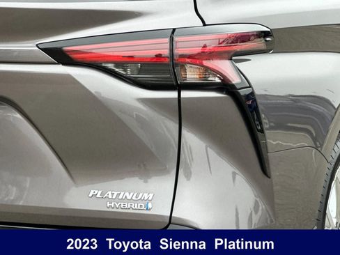 Used 2023 Toyota Sienna Platinum FWD image 42
