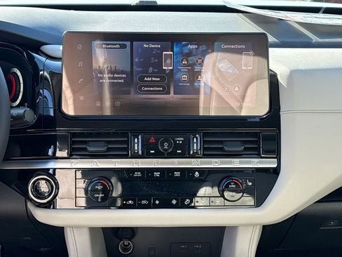 New 2026 Nissan Pathfinder SL image 15