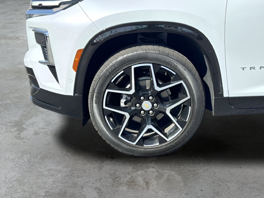 Used 2026 Chevrolet Traverse High Country FWD image 34