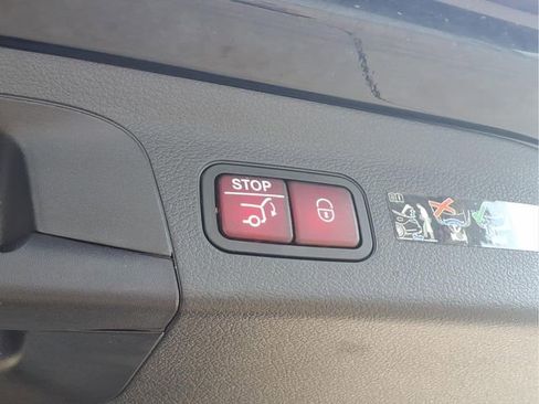 Used 2025 Mercedes-Benz GLS 450 4MATIC image 29