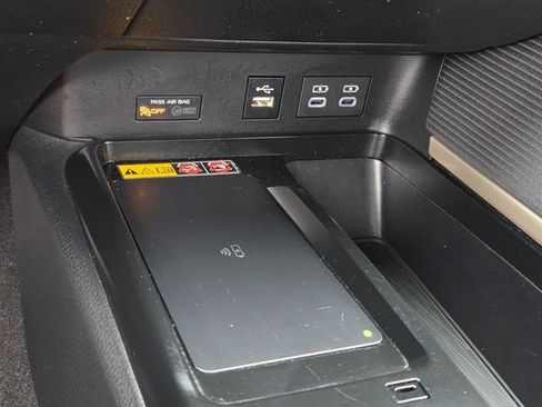 Used 2025 Toyota Camry SE FWD image 24