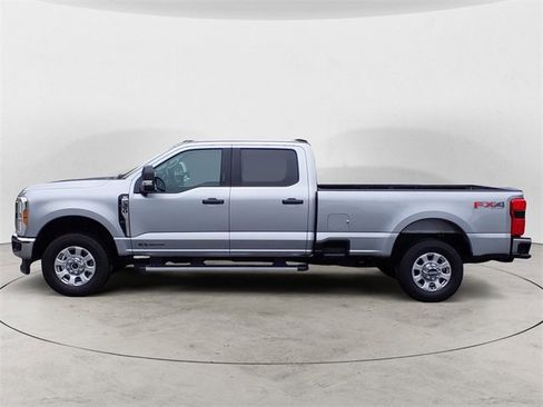 Certified 2024 Ford F350 XLT w/ 360-Degree Camera Package image 2