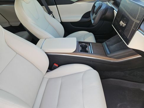 Used 2022 Tesla Model S image 15