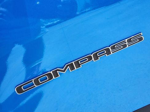 Used 2025 Jeep Compass Limited AWD/4WD image 12