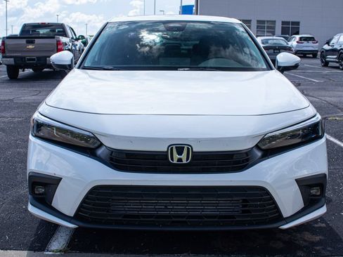 Used 2024 Honda Civic Touring image 2