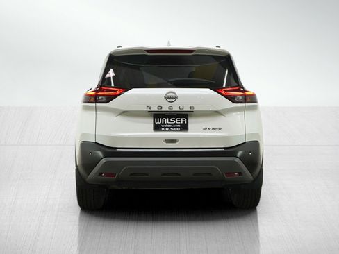Used 2023 Nissan Rogue SV w/ SV Premium B Package image 4