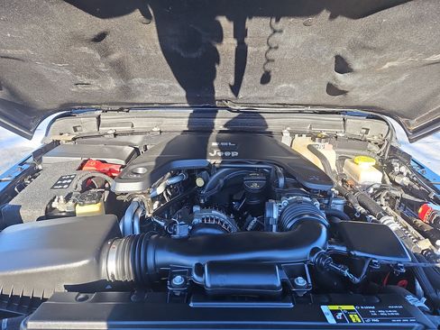 Used 2018 Jeep Wrangler Unlimited Rubicon image 34