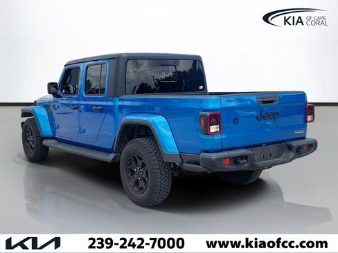 Used 2021 Jeep Gladiator Sport AWD/4WD image 4