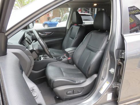 Used 2018 Nissan Rogue SL w/ Premium Package AWD/4WD image 10