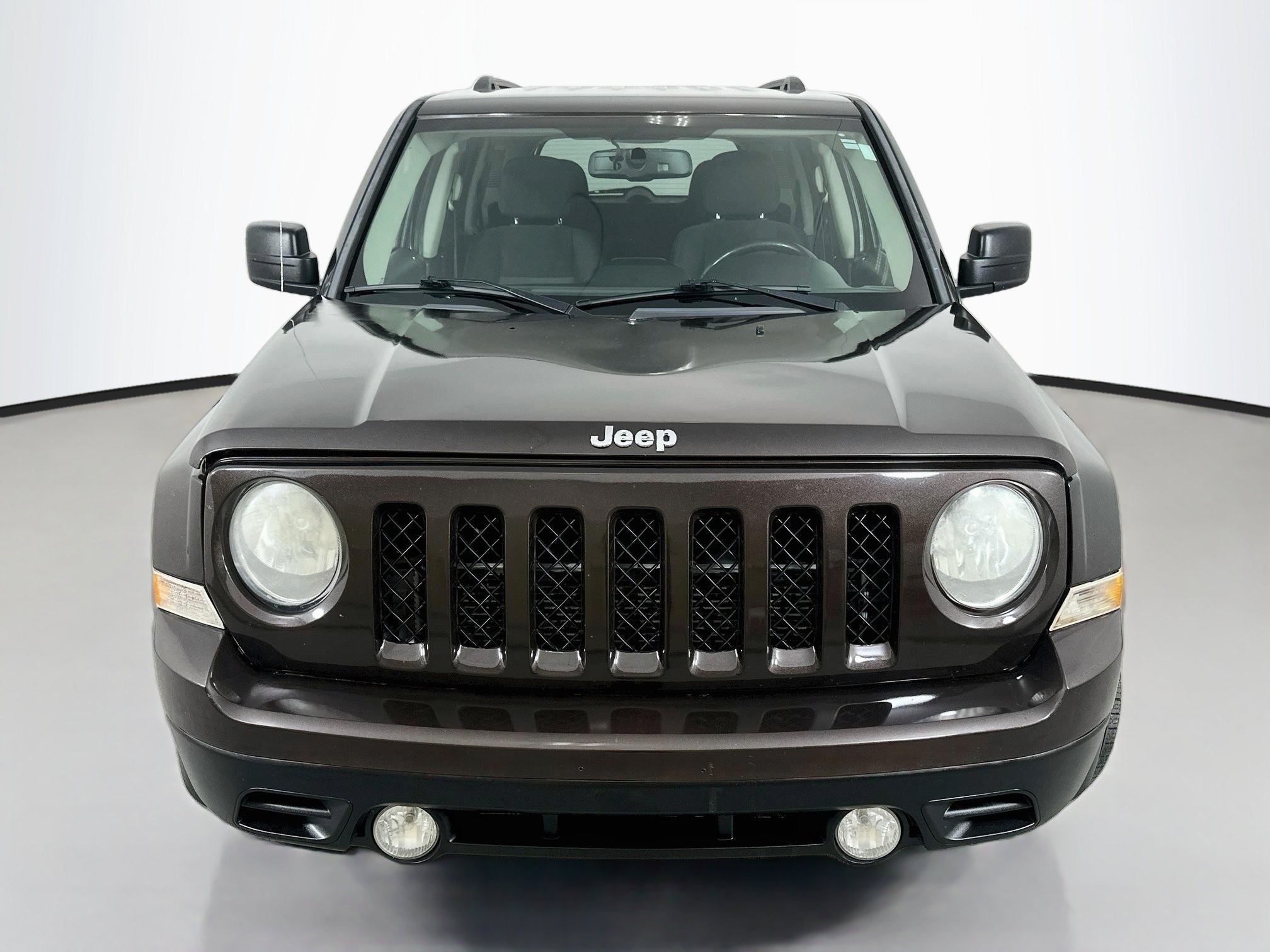 Used 2014 Jeep Patriot Latitude FWD image 2