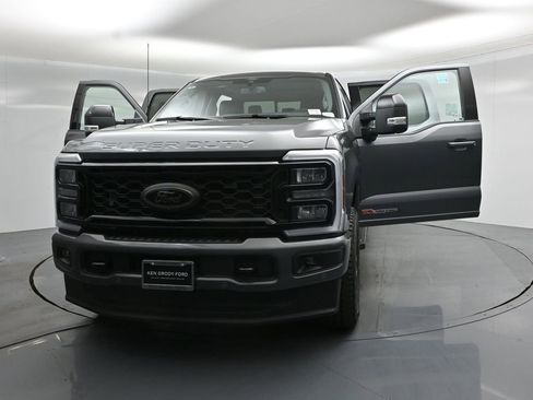 New 2026 Ford F350 Lariat w/ Black Appearance Package AWD/4WD image 31