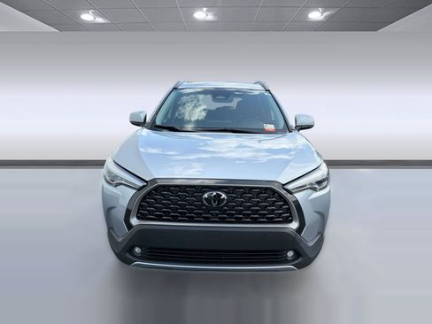 Used 2023 Toyota Corolla Cross XLE FWD image 6
