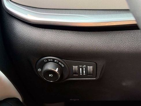 Certified 2025 Jeep Compass Limited AWD/4WD image 22