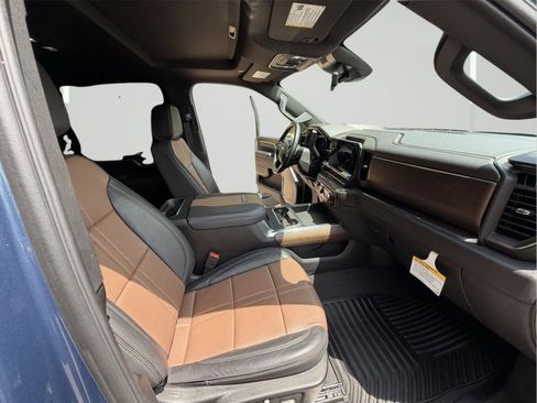 Used 2024 Chevrolet Silverado 2500 High Country w/ High Country Premium Package AWD/4WD image 36