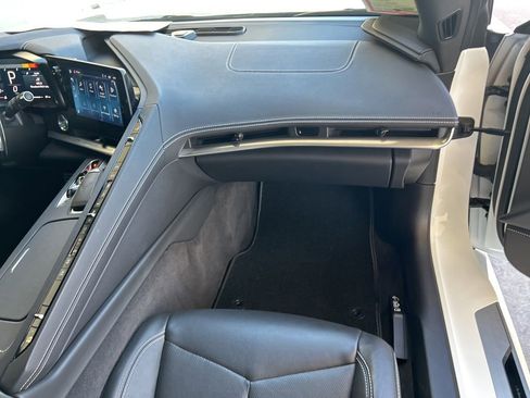 Used 2024 Chevrolet Corvette Stingray Coupe w/ Z51 Performance Package image 25