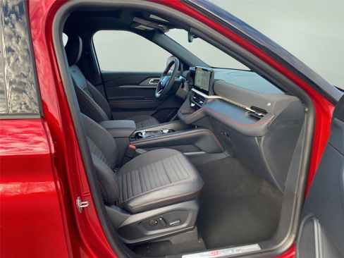 New 2026 Ford Explorer ST-Line w/ ST-Line Street Pack AWD/4WD image 30