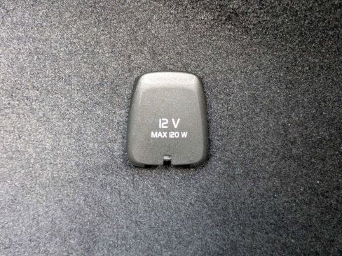 Certified 2024 Volvo XC90 T8 Plus AWD/4WD image 14