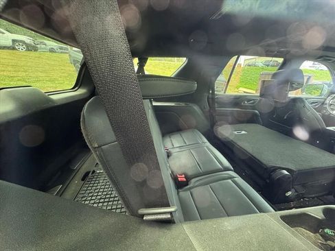 Used 2023 Chevrolet Tahoe Z71 w/ Z71 Off-Road Package AWD/4WD image 5