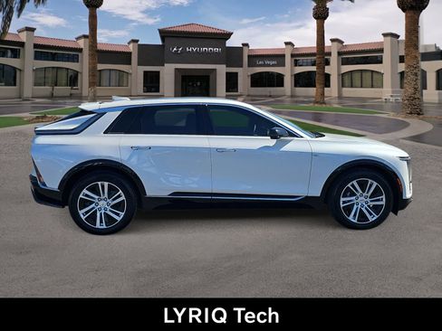 Used 2024 Cadillac Lyriq Tech AWD/4WD image 9