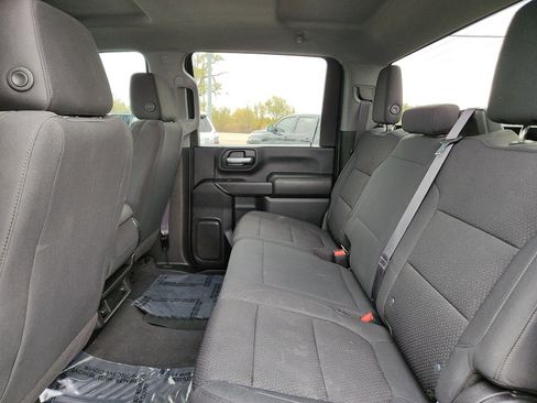 Used 2021 Chevrolet Silverado 2500 Custom w/ Custom Value Package image 10