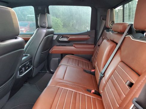 Used 2024 GMC Sierra 1500 Denali Ultimate AWD/4WD image 11