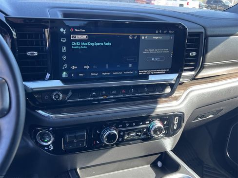 Used 2024 Chevrolet Silverado 1500 LT Trail Boss w/ Convenience Package II image 12