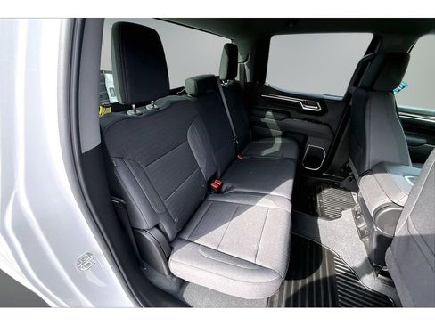 New 2026 GMC Sierra 1500 SLE image 9