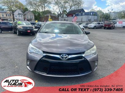 Used 2016 Toyota Camry SE w/ Moonroof Package