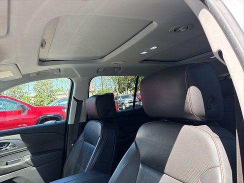 Used 2021 Chevrolet Traverse Premier w/ Redline Edition image 2