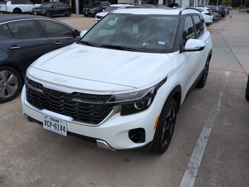 Certified 2025 Kia Seltos EX w/ EX Sunroof Package FWD image 1