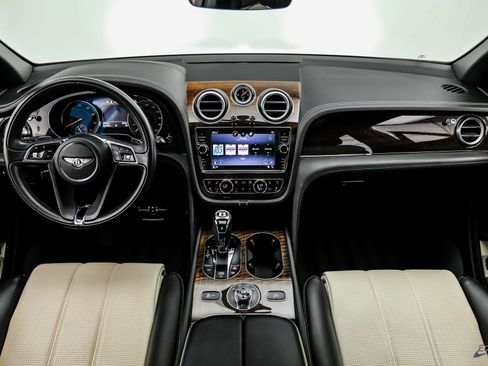 Used 2019 Bentley Bentayga image 31