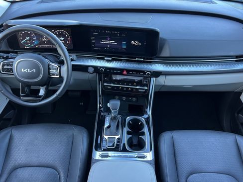 Used 2024 Kia Carnival SX Prestige image 15