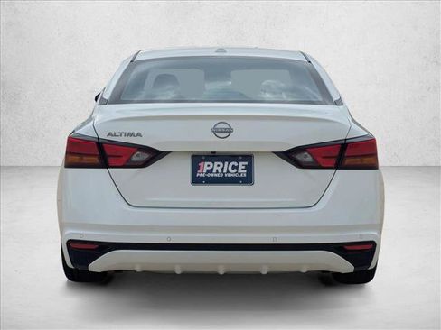 Used 2025 Nissan Altima 2.5 SV image 7