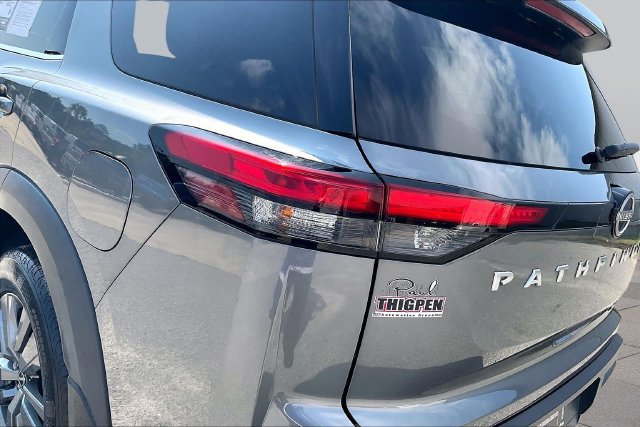 Used 2023 Nissan Pathfinder SV AWD/4WD image 33