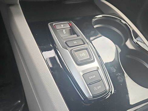 Certified 2018 Honda Pilot Touring image 23