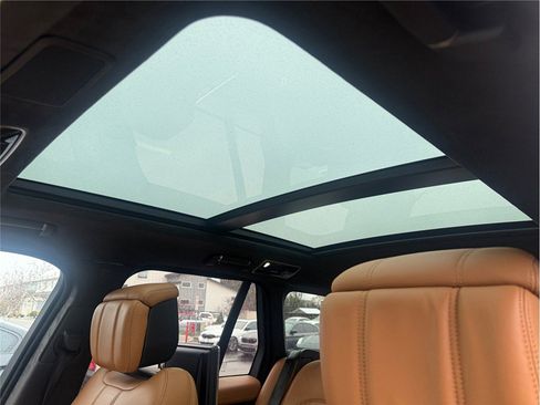 Used 2019 Land Rover Range Rover Autobiography image 29