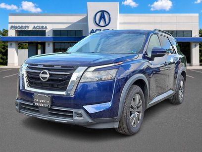 Used 2024 Nissan Pathfinder SV