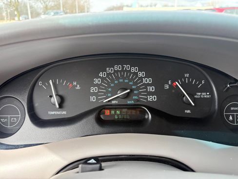 Used 2004 Buick Century Custom image 9