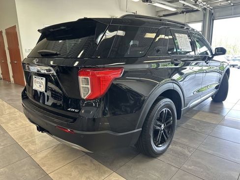 Used 2023 Ford Explorer XLT w/ Equipment Group 202A AWD/4WD image 14