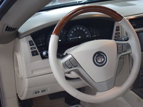 Used 2005 Cadillac XLR RWD image 66