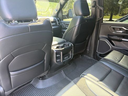 Used 2022 RAM 1500 Laramie AWD/4WD image 13