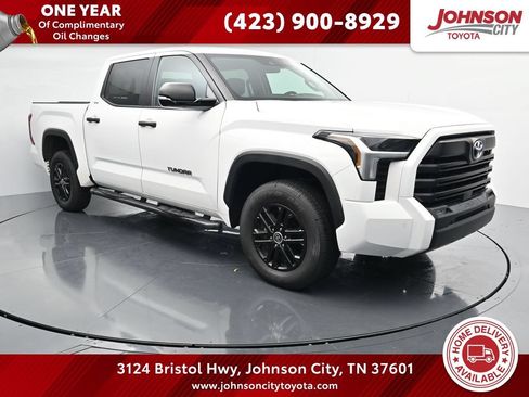 Used 2024 Toyota Tundra SR5 w/ SR5 Convenience Package AWD/4WD image 1
