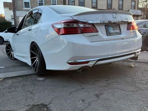 Used 2016 Honda Accord Sport image 4