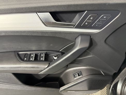 Used 2018 Audi SQ5 Prestige w/ Prestige Package image 24