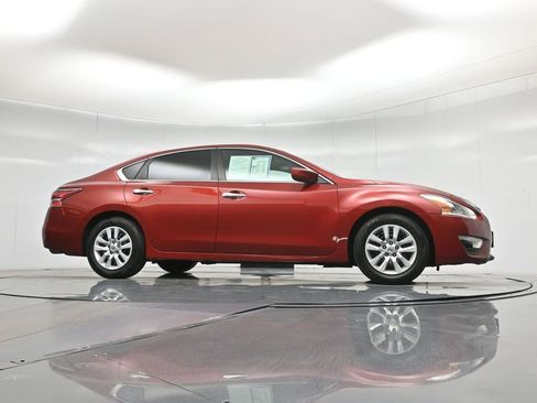 Used 2015 Nissan Altima 2.5 S w/ Power Driver Seat Package image 3