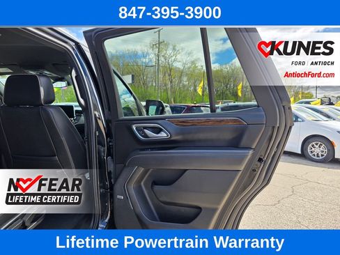Used 2024 Chevrolet Tahoe Premier AWD/4WD image 25
