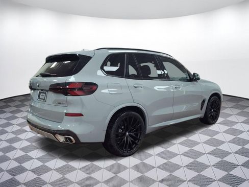 Used 2026 BMW X5 xDrive40i w/ M Sport Package image 9