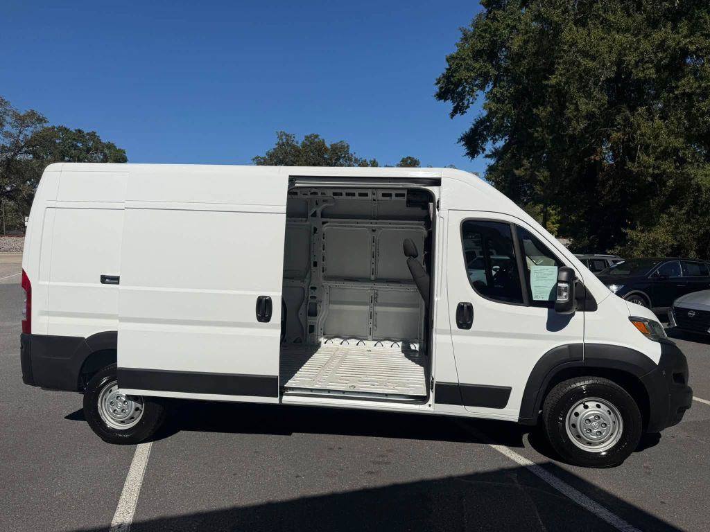 Used 2023 RAM ProMaster 2500 FWD image 7